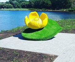 Фигура из искусственной травы " Кувшинка "